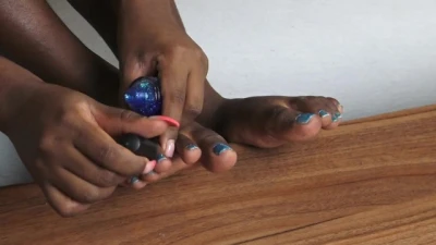 Foot Girls - Black Girls Feet Toenails Painting