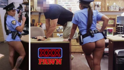 XXX PAWN - Police Officer Veronica Visits Pawn Shop to Sell her Gun