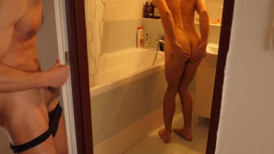 Jerking Studs - Jerked off while Observing a Friend taking a Shower
