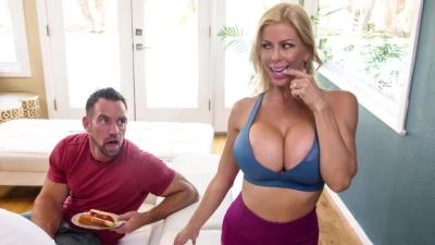 BANGBROS - Big Tits MILF Alexis Fawx Squirts all over Johnny Castle's Big Cock