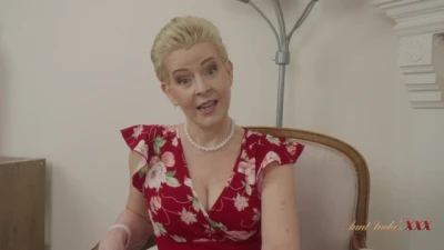 Busty stepmom pov